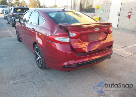 2015 Ford Fusion Hybrid Titanium z USA, uszkodzony, nr VIN 3FA6P0RU8FR306275